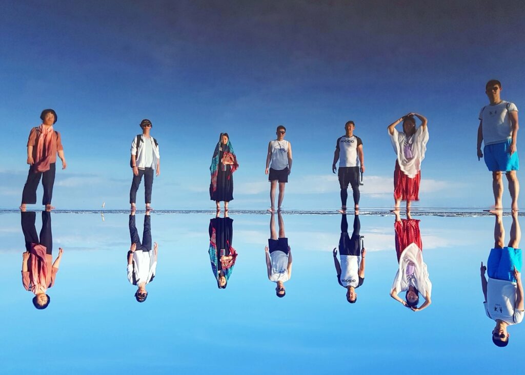 sky-mirror-group-photography
